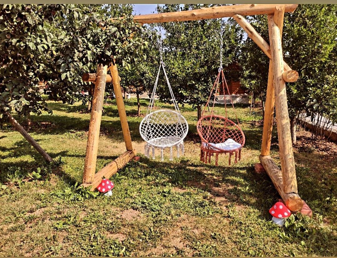 Holiday Bungalows & Food Plav Buitenkant foto