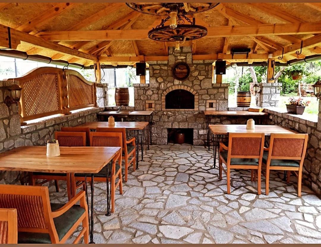 Holiday Bungalows & Food Plav Buitenkant foto